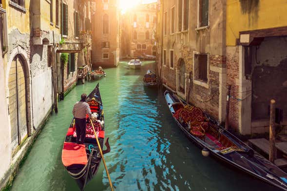 Balade en gondole avec sérénade à Venise